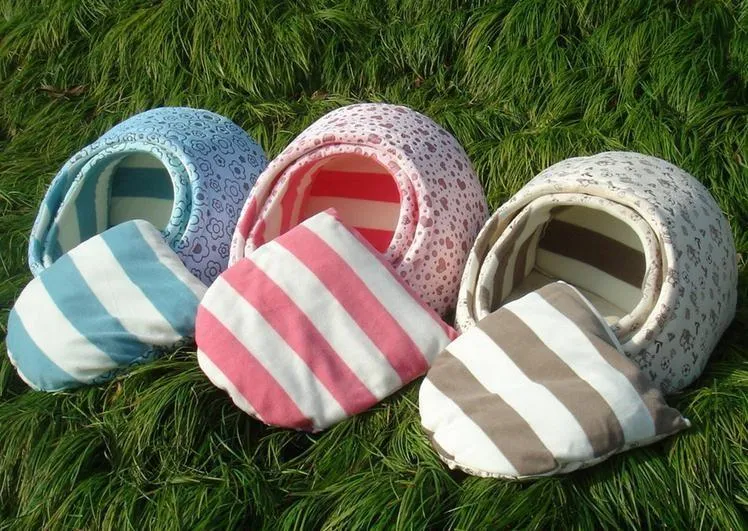 Cute Washable Slipper Shape Dog Bed with Cushion for Small/Medium Dogs as Yorkies, Chihuahua, Shih Tzu, Cats and Medium Pets